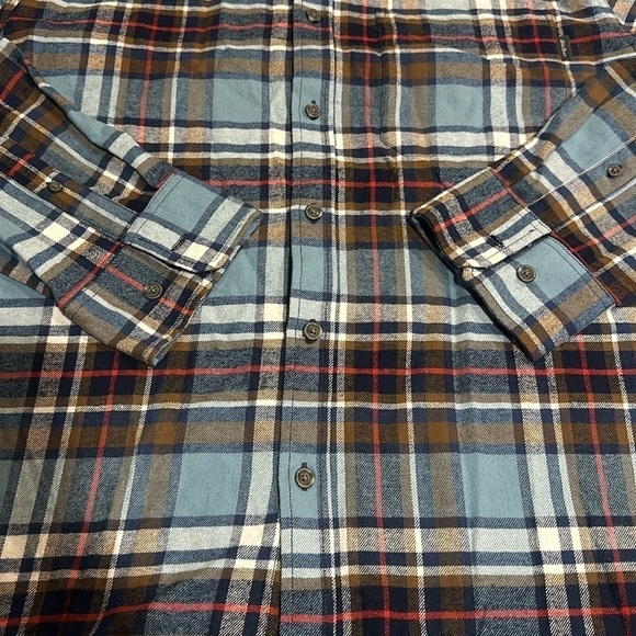 Eddie Bauer striped plaid flannel button down shirt 100% cotton w front pocket - Picture 5 of 10